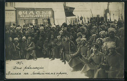 russian-revolution-soldiers-on-street